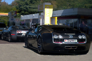 1 Larrivée de deux Bugatti Veyron