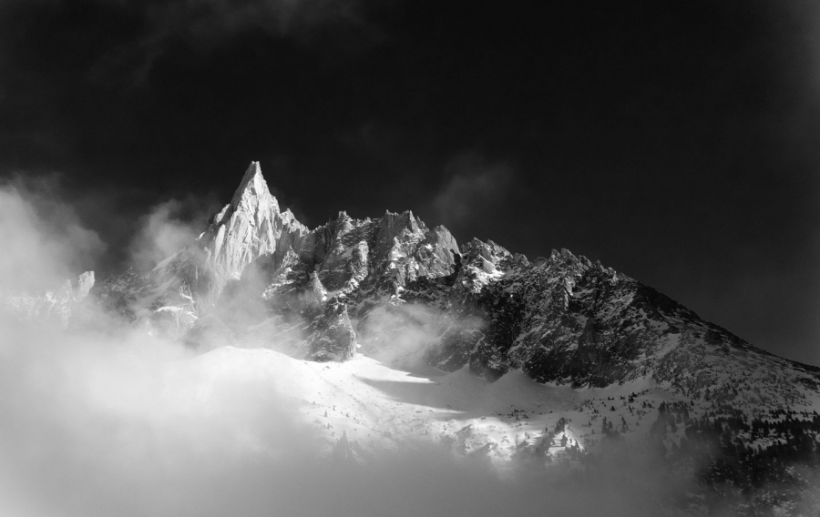 Brume et sommets