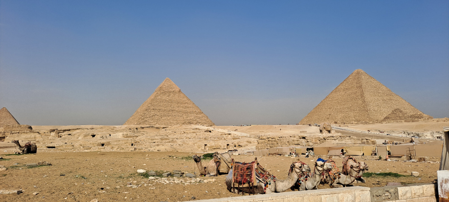 2 pyramides
