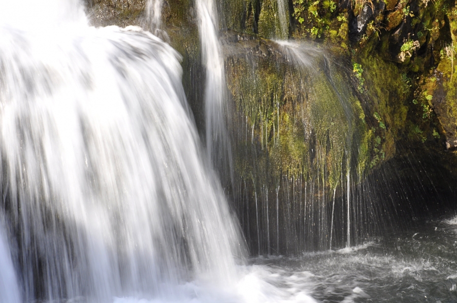 Monique Clerc Chutes de Kirkjufellsfoss-Islande